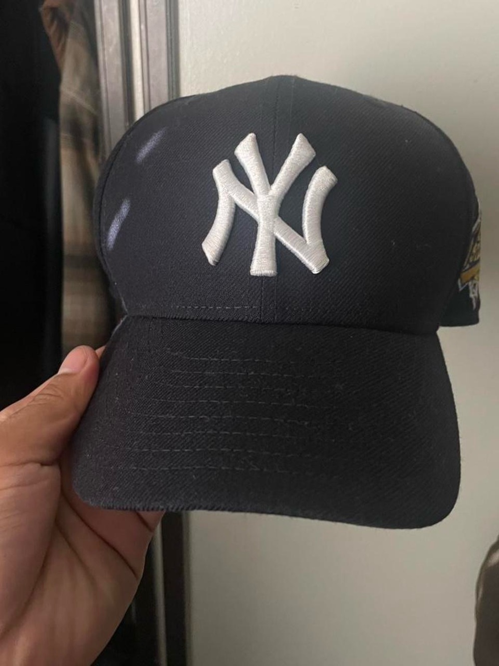 New Era Navy Blue & White New York Yankees Cap